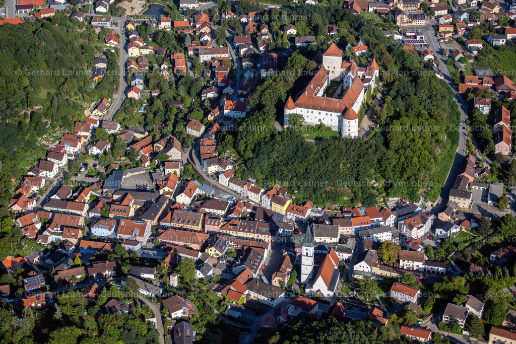 4050900 | Altstadt WöRTH AN DER DONAU 03.09.2021 Burganlage des Schloß Wörth an der Donau im Bundesland Bayern, Deutschland. // Castle of Woerth an der Donau in the state Bavaria, Germany. Foto: Gerhard Launer