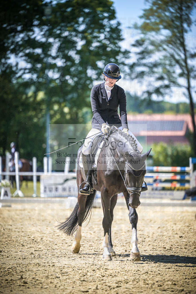 DOS_9471 | Entdecke hochwertige Reitturnierfotos von Foto Oger. Professionell, emotional und authentisch – jetzt Lieblingsmomente im Shop bestellen.Deutschlandweite Turnierfotografie. - Realisiert mit Pictrs.com