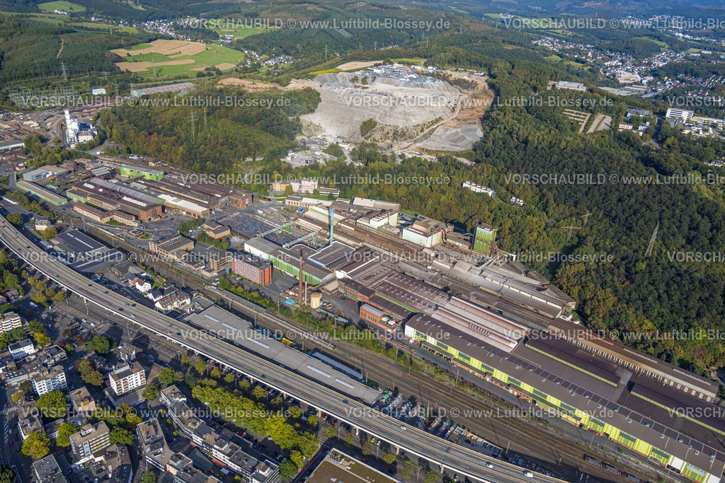 Siegen230912026 | Luftbild, Deutsche Edelstahlwerke Imperial Industrial Logistics GmbH, Deponie Wertstoffzentrum Niedersetzen, Brücke der Hüttentalstraße Bundesstraße B54, Geisweid-Ruhrst, Siegen, Siegerland, Nordrhein-Westfalen, Deutschland