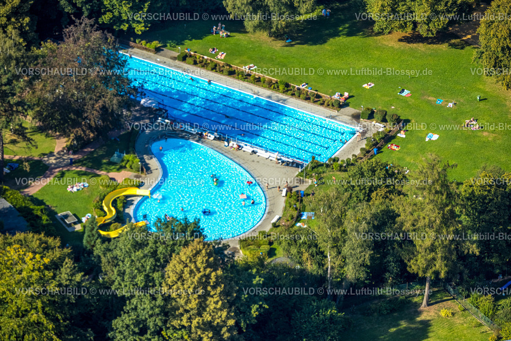 Hattingen240809877 | Luftbild, Freibad Welper mit Kinderbecken und Wasserrutsche, Badegäste auf der Liegewiese, Welper, Hattingen, Ruhrgebiet, Nordrhein-Westfalen, Deutschland