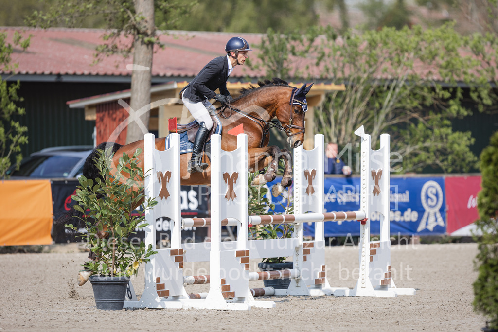 220426_Mühlen_SprPfA2-229 | Late Entry Mühlen
26.04.2022
02 Springpferde-A** 4-6j