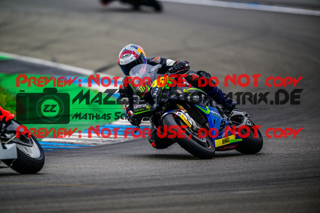 MaZZes_FotoMatrix_240614_6007705_9833 | WEISS