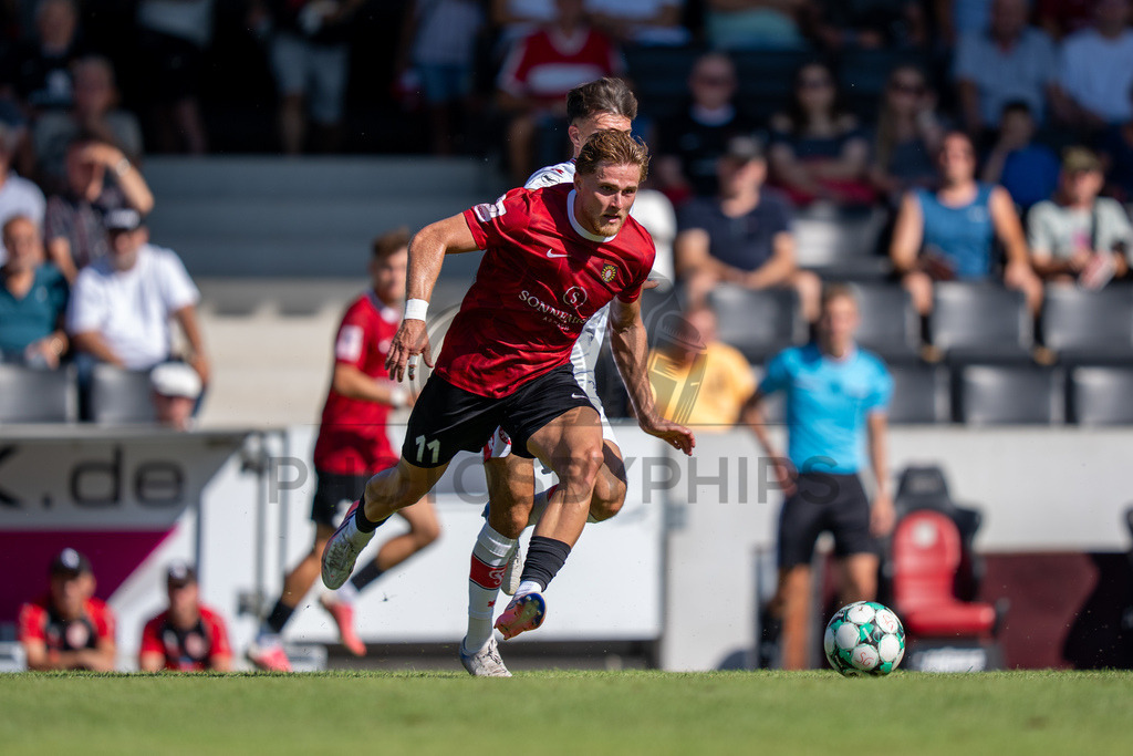SG Sonnenhof Großaspach vs. Fortuna Köln, Fussball, 3. Liga, 1. Spieltag, 08.08.2026 | Tim Rossmann (SG Sonnenhof Großaspach, #11),SG Sonnenhof Großaspach vs. Fortuna Köln, Fussball, 3. Liga, 1. Spieltag, 08.08.2026,DFB regulations prohibit any use of photographs as image sequences and/or quasi-video