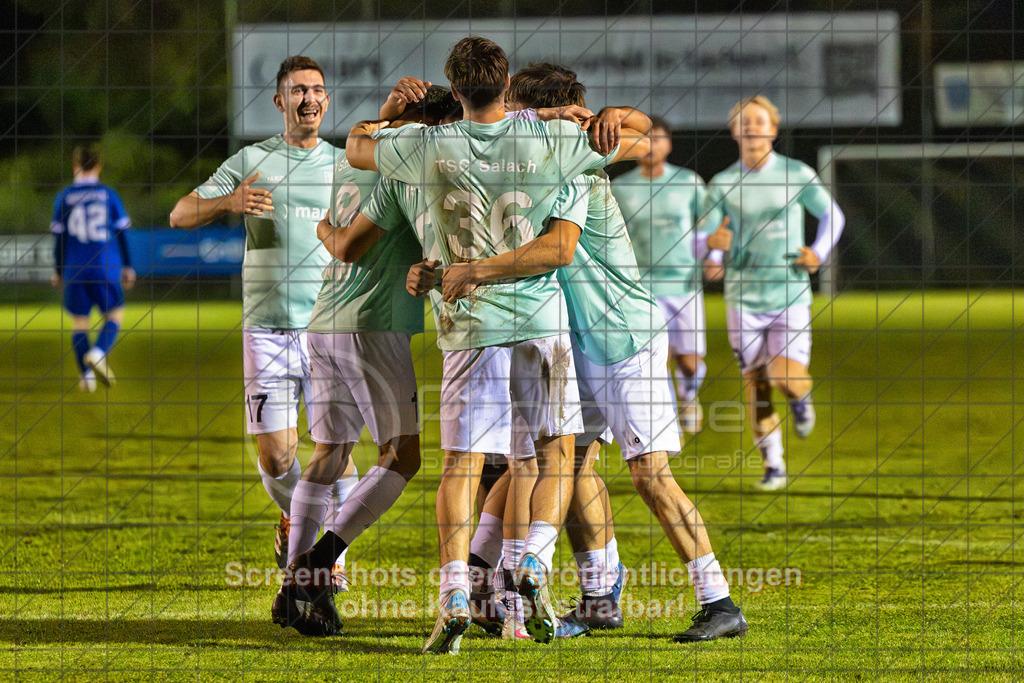 20261015_204621_0243-Bearbeitet_(c)_by_PhotoPeet | Torjubel nach dem 1:0 - 3 Punkte bleiben in SalachTSG Salach (türkis) vs. VfB Neuffen (blau), Fußball, Bezirksliga - Bezirk Neckar/Fils, 08. Spieltag, Saison 2026/2027, Rasensportplatz, Staufenecker Straße, 73084 Salach, 15.10.2026 - 19:30 Uhr,Foto: PhotoPeet / Sport- &amp; Eventfotografie / Peter Harich