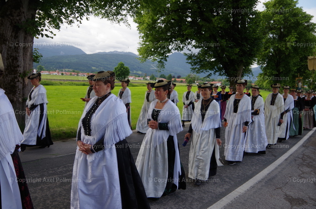 IMGP6204 | fotografiert von Axel PollmannLeonhardi Wallfahrt Benediktbeuern und Murnau, Fronleichnam, Fasching, Landschaft im Loisachtal und Benediktbeuern  - Realisiert mit Pictrs.com
