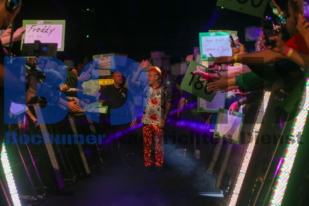  29.10.2023 - 
 | Sebastian Sendlak / Bochumer Nachrichtendienst (BOND) - PDC European Darts Championship: Halbfinale {Persons shown} - Realisiert mit Pictrs.com