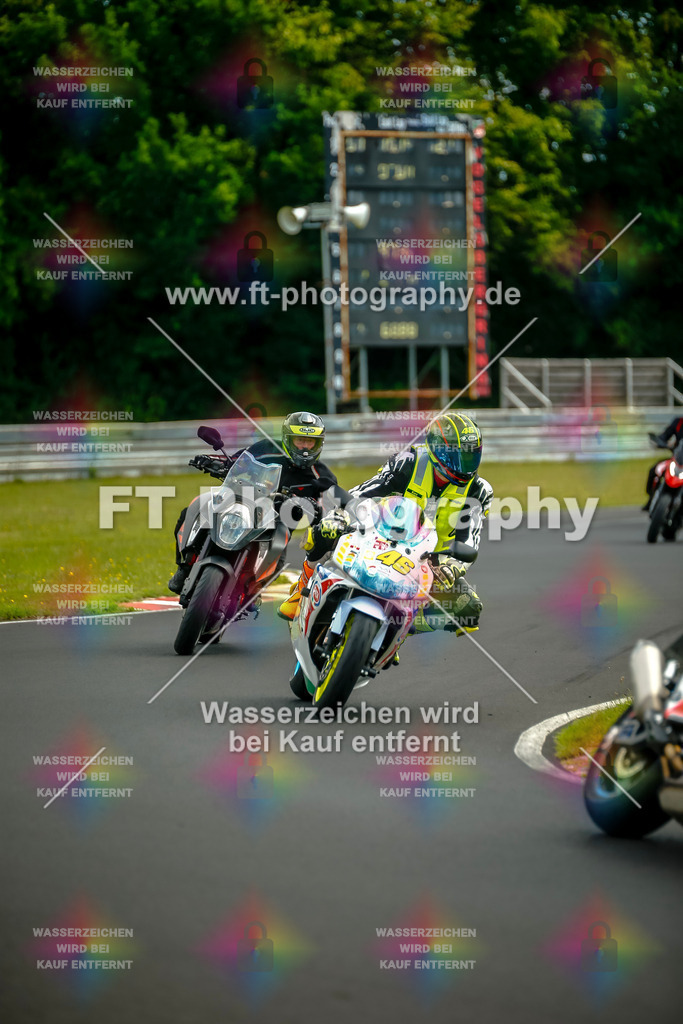 VBK-4611 | Hier findet Ihr Bilder von Touristenfahrten auf der Nürburgring Nordschleife oder von anderen Veranstaltungen die ich besucht habe. Viel Spass beim Durch Schauen 