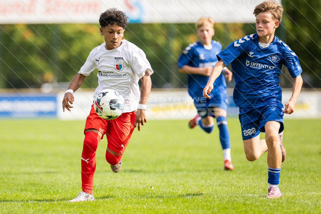20250920_Picselweb-Fotografie_1R3_1160 | JFV D/A &amp; Stade - VfB Oldenburg0:1 VfB no70:2 VfB no70:3 VfB JFV Eigentor0:4 VfB no70:5 VfB no71:5 JFV no3 Jaric Jimenez-Voss2:5 JFV no9 Janko Sylvester3:5 JFV no16 Damian Elias Mihro Burekovic - Realisiert mit Pictrs.com