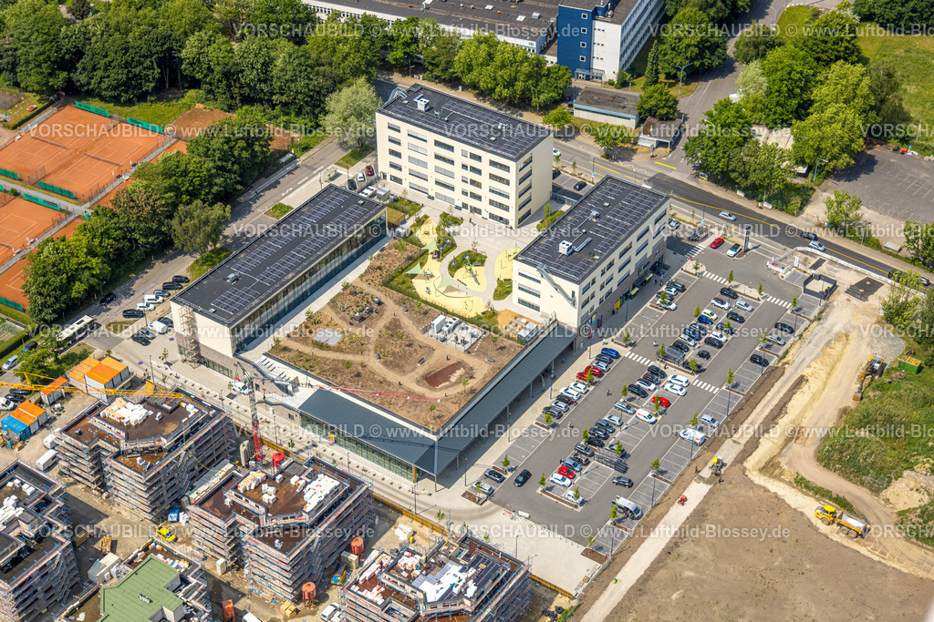 Herne250601814 | Luftbild, Einkaufszentrum Kaiserquartier Herne, Baustelle mit Neubau einer Wohnanlage und Wohnsiedlung, begrüntes Dach, Baukau, Herne, Ruhrgebiet, Nordrhein-Westfalen, Deutschland