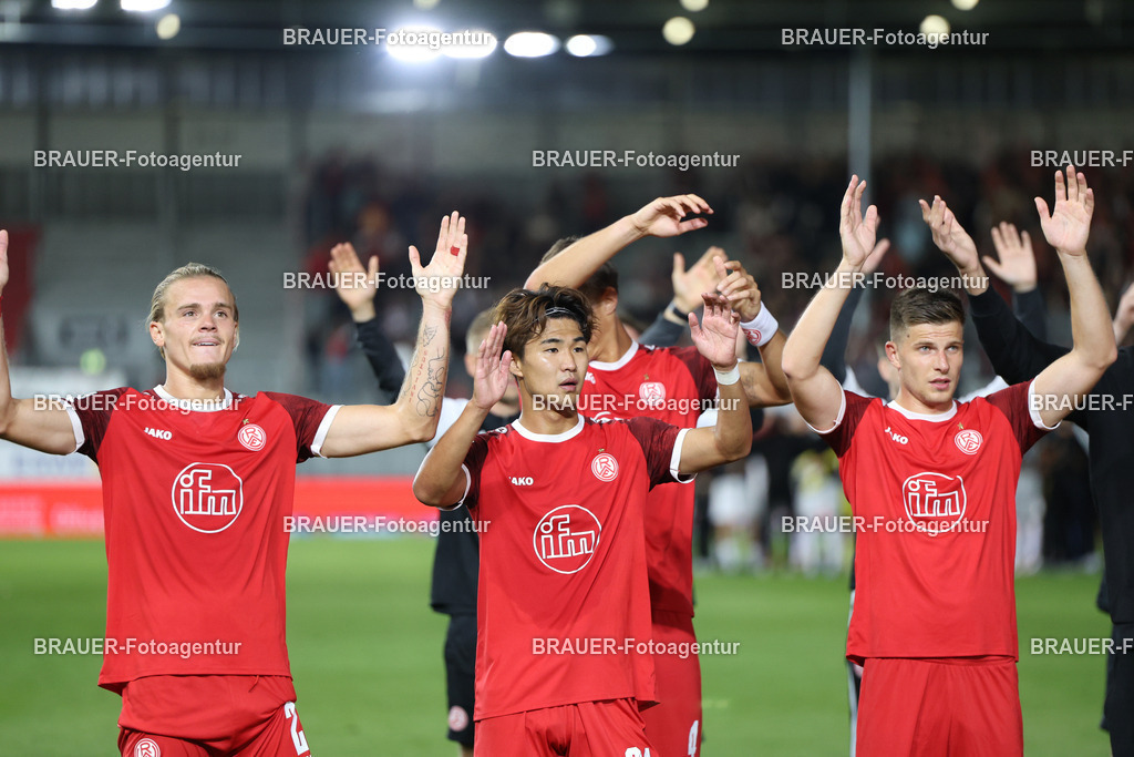 SV Wehen Wiesbaden - Rot-Weiss Essen | Wiesbaden, Deutschland, 22.08.2025XXwährend des drittliga Spiels zwischen SV Wehen Wiesbaden und Rot-Weiss Essen am 22.08.2025 in der BRITA-Arena in Wiesbaden. (Foto von Timo Bluhmki-Schmidt/Brauer Fotoagentur