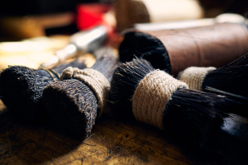 Bürsten und Pinselmacher | Wien, Austria - August 04, 2022; Bürsten und Pinselmacher Norbert Meier - Realisiert mit Pictrs.com