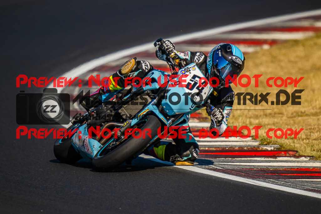 MaZZes_FotoMatrix_220624_8986 | TWINCUP