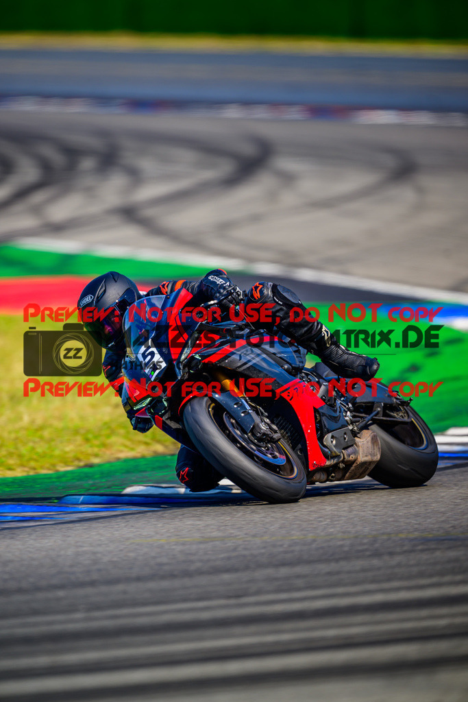 MaZZes_Fotomatrix_20250816_6007705_4405-2 | WEISS