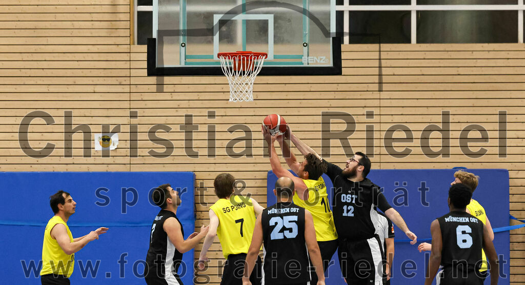 2022-12-04_062_SG_Poing_gegen_TSV_Muenchen_Ost_4 | Poing, Deutschland, 04.12.2022:
Basketball, Bezirksklasse 2021 / 2022, 8. Spieltag, SG Poing gegen TSV München Ost 4, Endergebnis: 37:65

Foto: Christian Riedel / fotografie-riedel.net