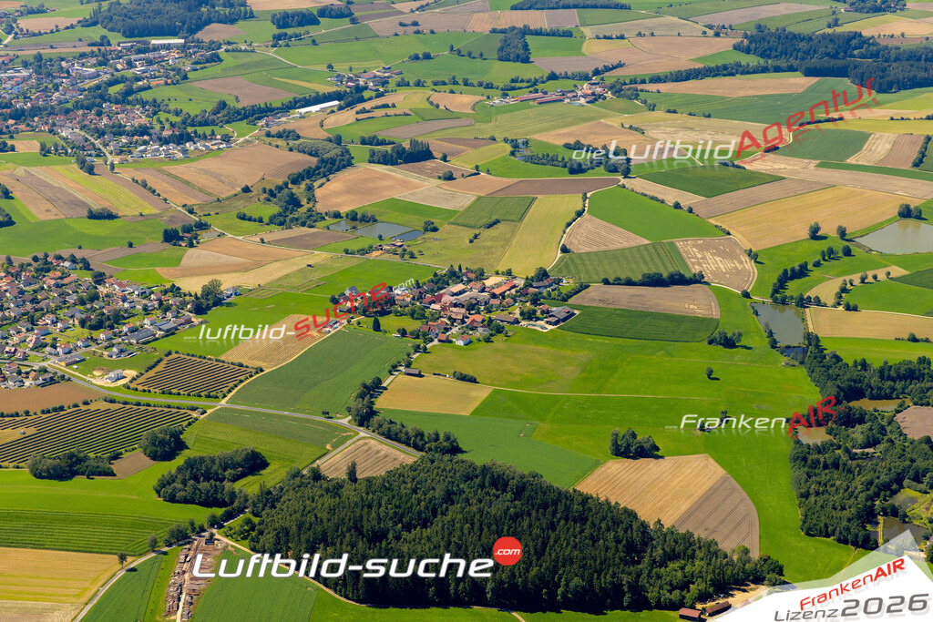 Das Luftbild zeigt : Kalmreuth Floß - Die Luftaufnahme wurde 2023 vom UL-Flugzeug aus erstellt ( keine Drohne ) - Hochauflösende Luftaufnahme - Für grossformatige Ausdrucke geeignet. Die Geschenkidee !Mit Lizenz und Bildrechte bestellbar