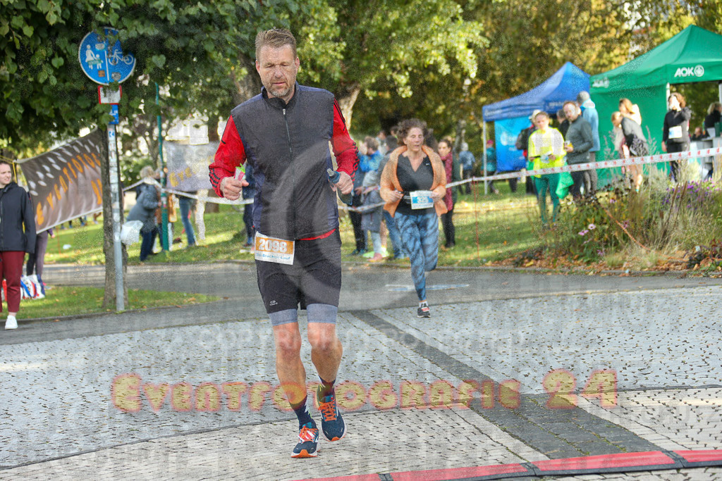 231015_1027_EX1_0917 | Sportfotografie im Rhein-Sieg Kreis, Köln, Bonn, NRW, Rheinland Pfalz, Hessen, etc. Unser Tätigkeitsfeld umfasst den Laufsport vom Volkslauf über den Marathon, Duathlon, Triathon bis zum Ultralauf wie Kölnpfad Ultra oder Schindertrail.