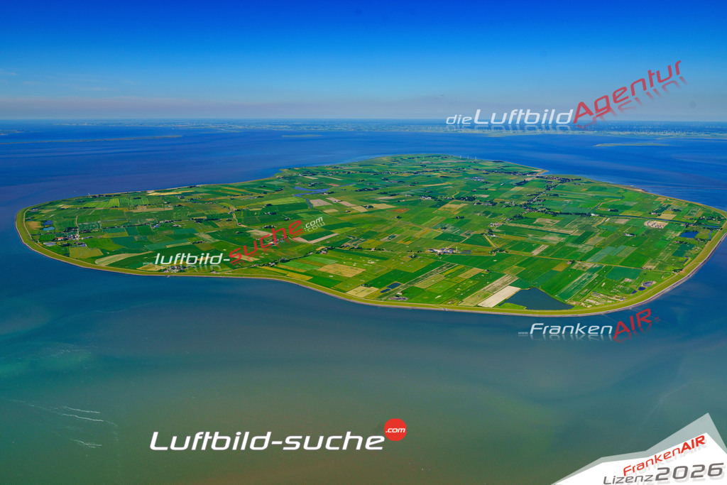 Das Luftbild der Stadt Pellworm wurde 2018 vom Flugzeug heraus erstellt (keine Drohne) Aufnahmehöhe ca.400 Meter- hohe Auflösung für beste Druck-Qualität