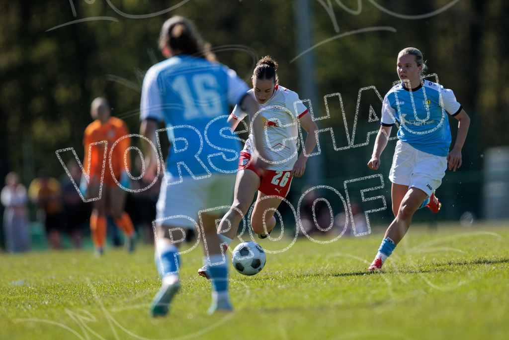 Gipfeltreffen der Frauen: Finale um den Sachsenlotto Landespokal 2026 | Am 1. Mai 2026 trafen im Endspiel des Sachsenlotto Landespokals die Frauen des Chemnitzer FC und die zweite Mannschaft von RasenBallsport Leipzig aufeinander. Vor stimmungsvoller Kulisse kämpften beide Teams ab 15:00 Uhr um die begehrte Trophäe des sächsischen Fußballs. Diese Galerie zeigt die Highlights, packende Zweikämpfe und die emotionalsten Momente des Finaltags. - Realisiert mit Pictrs.com
