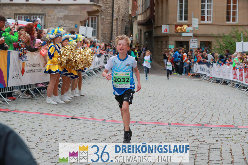 AOK Junior Cup 400m | 3Königslauf 2022 AOK Junior Cup 400m - Realisiert mit Pictrs.com