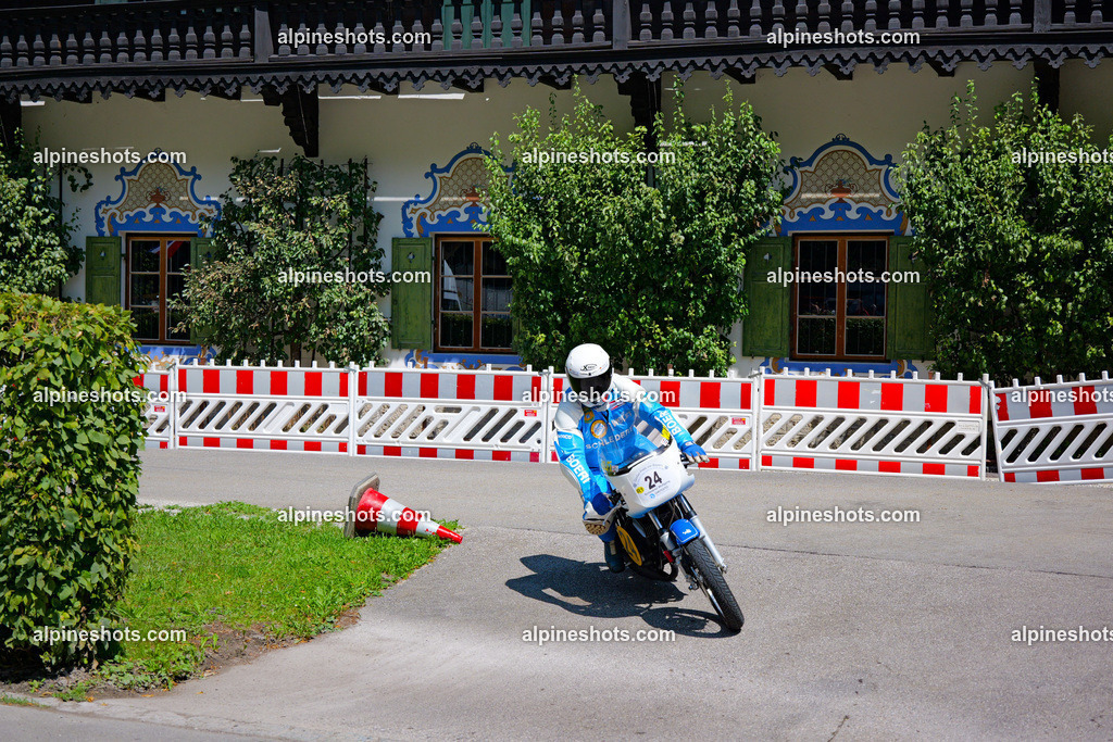 P1036832-2 | Erleben Sie atemberaubende, hochqualitative Fotos Ihrer Fahrt entlang der malerischen Alpenstraßen. Besuchen Sie alpineshots.com, um professionelle Aufnahmen Ihrer unvergesslichen Reise zu finden und zu kaufen - Realisiert mit Pictrs.com