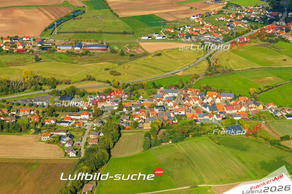 Unterneuses Burgebrach Bild- Das Luftbild wurde 2025 vom UL-Flugzeug heraus erstellt ( keine Drohne ) - Hochauflösende Luftaufnahme -Nicht vergleichbar mit Google Maps oder Satelittenbilder- Die Geschenkidee !Mit Lizenz und Bildrechte bestellbar