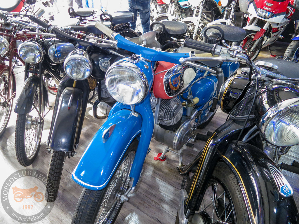 MopedmuseumNeumühl_151023_037 | Bildergalerie von Sport-Ereignissen aber auch von weiteren spannenden Dingen - nicht nur vom Niederrhein. In Anlehnung an den bekannten Spruch von Hanns Dieter Hüsch heißt das Motto: "Niederrhein ist überall".  - Realisiert mit Pictrs.com