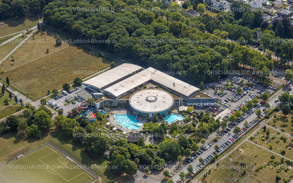 Hamm250700644Mitte | Luftbild, Maximare - Erlebnistherme Bad Hamm und Badegäste, Sonnenschirme und Liegewiese mit Sonnenliegen, Mitte, Hamm, Ruhrgebiet, Nordrhein-Westfalen, Deutschland