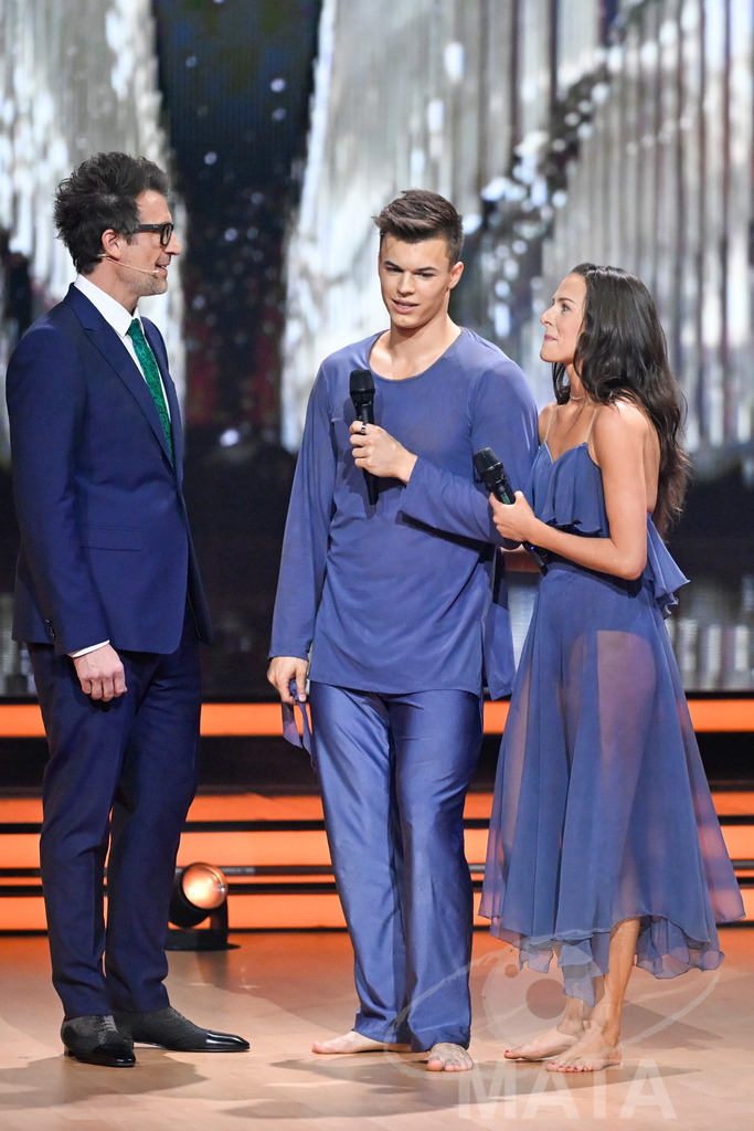 _DW06735 | Profitänzerin Patricija Ionel und Para-Schwimmer Taliso Engel bei der 18. Staffel der RTL-Tanzshow Lets Dance  - Realized with Pictrs.com