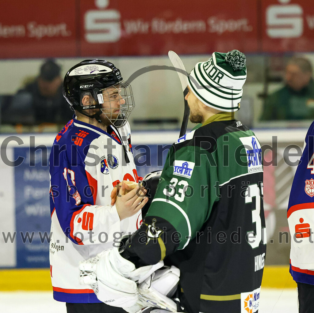 2023-01-22_163_Eishockey_TSV_Erding_gegen_ESC_Dorfen | Erding, Deutschland, 22.01.2023:
Eishockey, Bayernliga 2022 / 2023, 29. Spieltag, TSV Erding gegen ESC Dorfen, Endergebnis: 6:2

Torwart Thomas Hingel (Erding Gladiators, #33)

Foto: Christian Riedel / fotografie-riedel.net