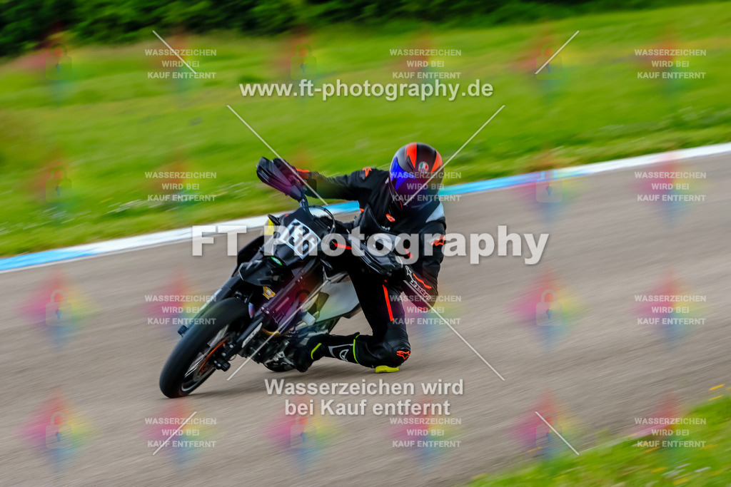 MotoTeam-3674 | Hier findet Ihr Bilder von Touristenfahrten auf der Nürburgring Nordschleife oder von anderen Veranstaltungen die ich besucht habe. Viel Spass beim Durch Schauen 