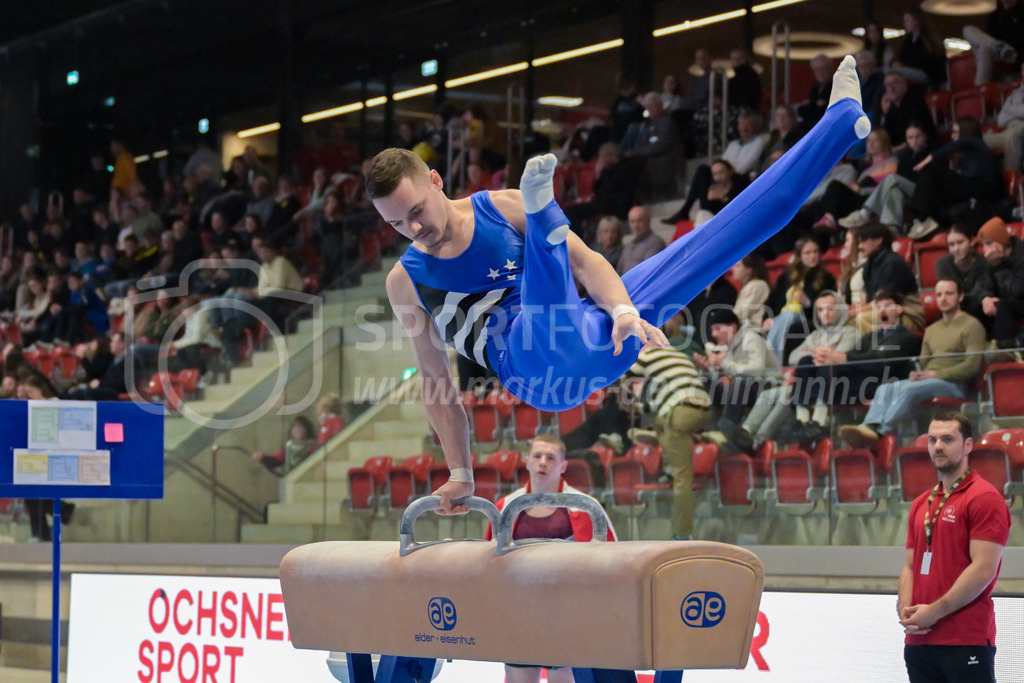 Schweizer Meisterschaften Kunstturnen Mannschaften Männer (A) - 22. November 2025 | Schweizer Meisterschaften Kunstturnen Mannschaften Männer (A)AXA Arena, WinterthurBild: Sportfotografie Markus Aeschimann | www.markus-aeschimann.ch - Realisiert mit Pictrs.com