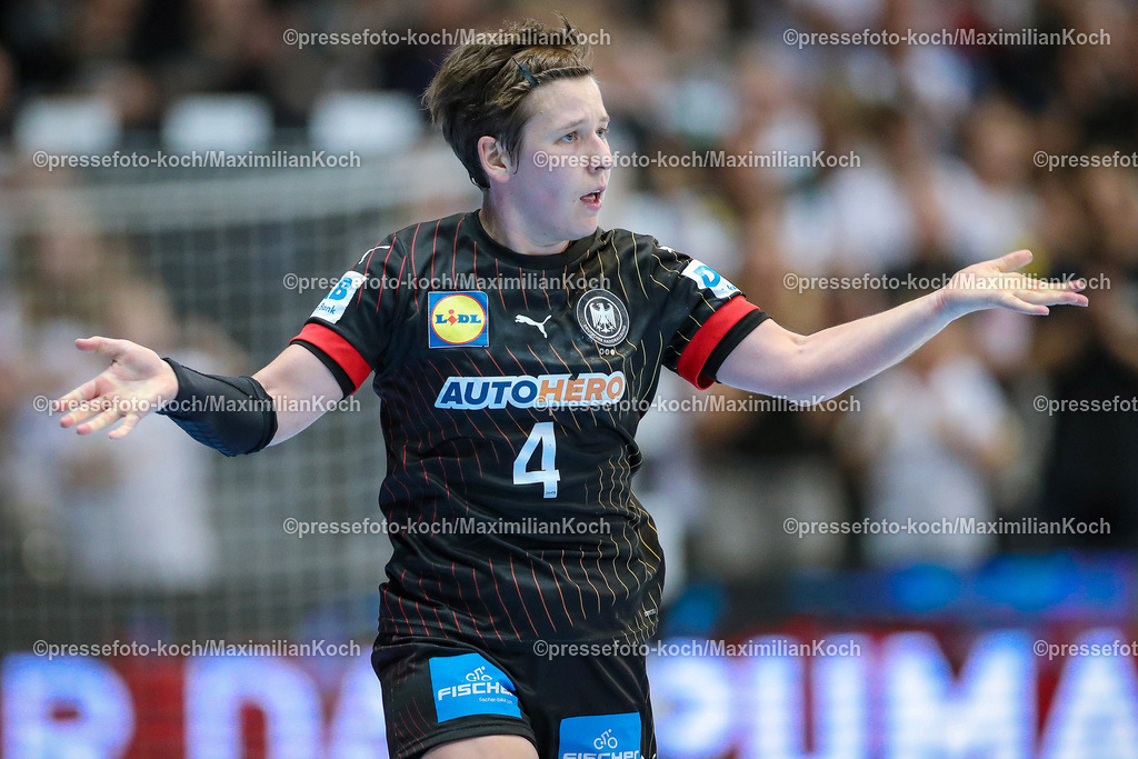 DHB13072401067 | 13.07.2024, Handball, Länderspiel Frauen, Dortmund, Westfalenhalle, DHB, Olympia Vorbereitung, Deutschland - Brasilien:  Alina Grijseels (GER) jubelnd