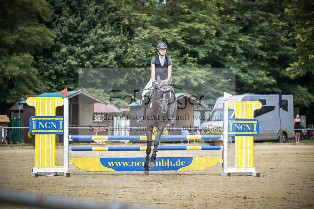 DOS_5699 | Entdecke hochwertige Reitturnierfotos von Foto Oger. Professionell, emotional und authentisch – jetzt Lieblingsmomente im Shop bestellen.Deutschlandweite Turnierfotografie. - Realisiert mit Pictrs.com