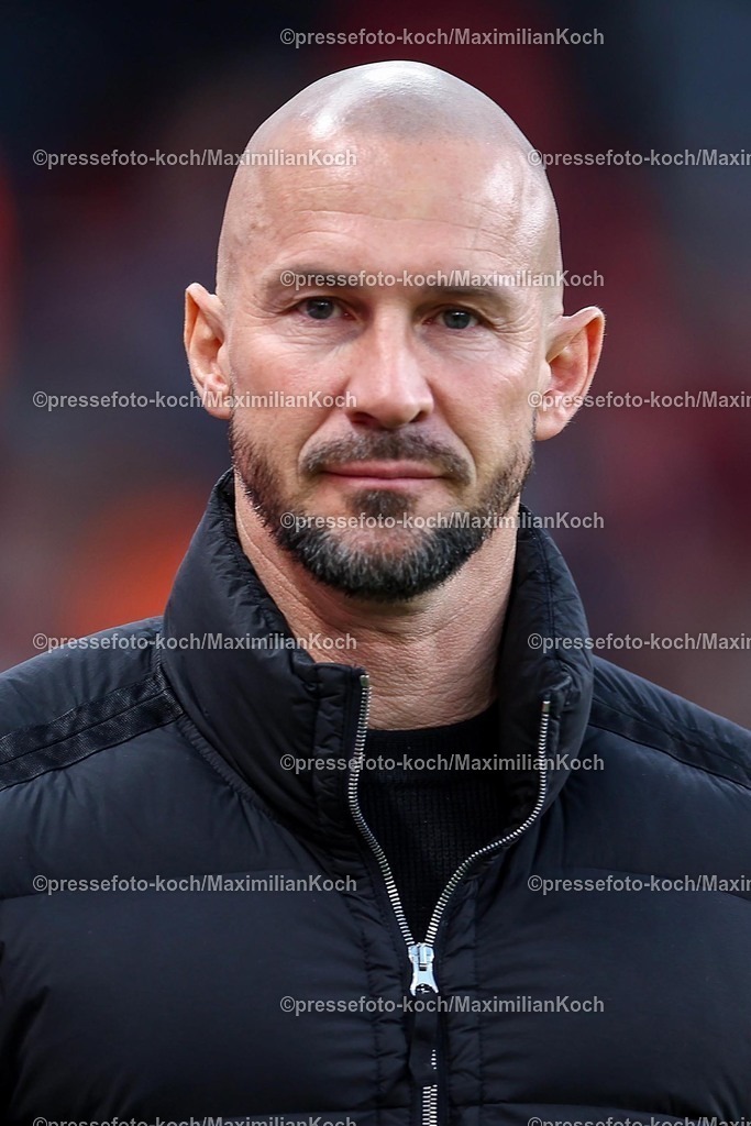 Lev02022502114 | 02.02.2025, Fußball, Bayer 04 Leverkusen - TSG 1899 Hoffenheim, 1. Fußball Bundesliga, 20. Spieltag, BayArena, Saison 2024 2025: Cheftrainer Christian Ilzer (Trainer Hoffenheim)DFB regulations prohibit any use of photographs as image sequences and or quasi-video.