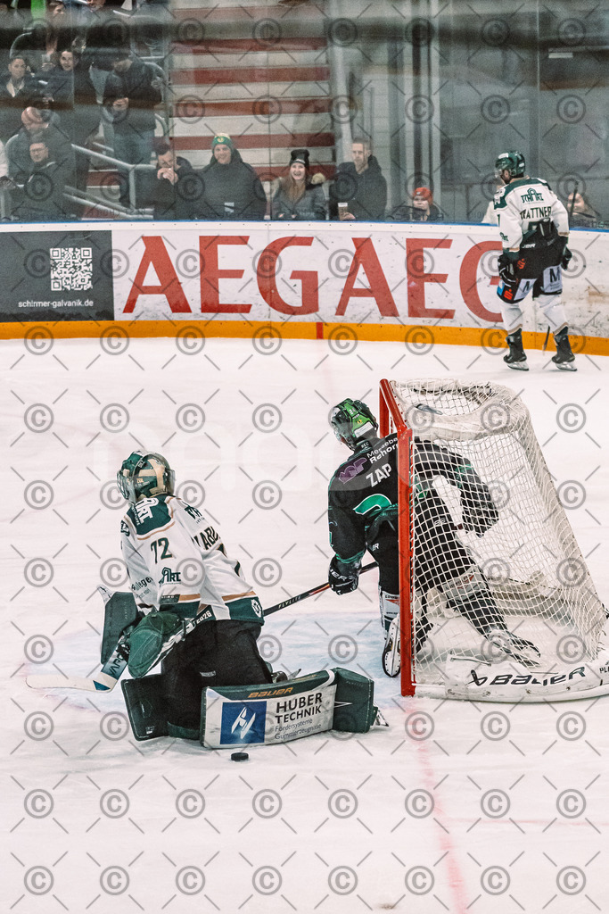 Alligators_vs_Erding_12_12_2025-190 | Höchstadt Alligators Fotogalerie: Eishockey-Action aus Franken. Professionelle Spielfotos, Portraits & Stadionbilder zum Download. Jetzt entdecken! - Realisiert mit Pictrs.com