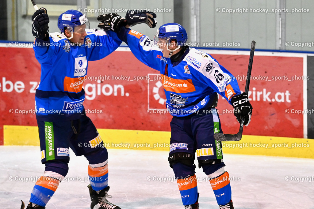 ESC Sparkasse STEINDORF vs. UECR Huben | Jubel ESC. Steindorf Mannschaft, #46 Maurer Julian ESC Steindorf, #18 Pewal Martin ESC Steindorf, ESC Sparkasse STEINDORF vs. UECR Huben, ESC Sparkasse STEINDORF vs. UECR Huben am 30.01.2026 in Steindorf (Ossiachersee Halle), Austria, (Photo by Bernd Stefan)