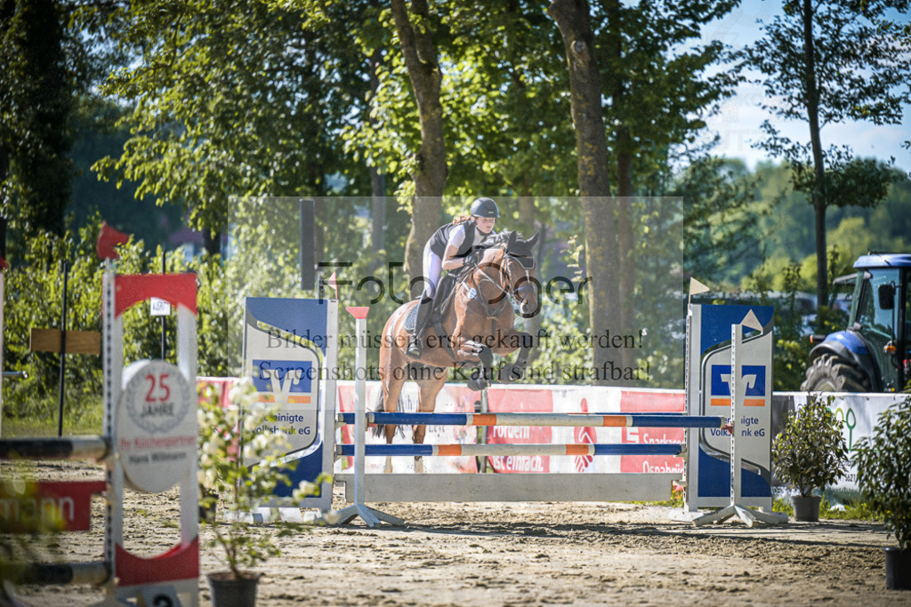 DOS_3338 | Entdecke hochwertige Reitturnierfotos von Foto Oger. Professionell, emotional und authentisch – jetzt Lieblingsmomente im Shop bestellen.Deutschlandweite Turnierfotografie. - Realisiert mit Pictrs.com