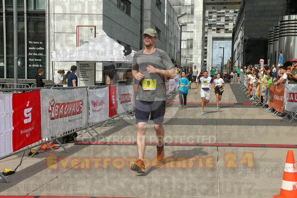 250920_1329_EX1_5006 | Sportfotografie im Rhein-Sieg Kreis, Köln, Bonn, NRW, Rheinland Pfalz, Hessen, etc. Unser Tätigkeitsfeld umfasst den Laufsport vom Volkslauf über den Marathon, Duathlon, Triathon bis zum Ultralauf wie Kölnpfad Ultra oder Schindertrail.