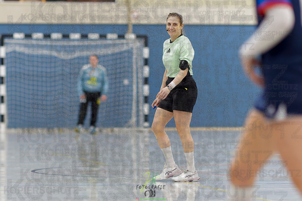 Frauen Regionalliga (HHV); HSG Wettenberg - TV Hüttenberg | Frauen Regionalliga (HHV); HSG Wettenberg - TV Hüttenberg am 06.12.2025 in Launsbach (Wettenberg) (Halle GS Launsbach (Wettenberg))Photo © 2025 - Jörg Heinrich - Realisiert mit Pictrs.com