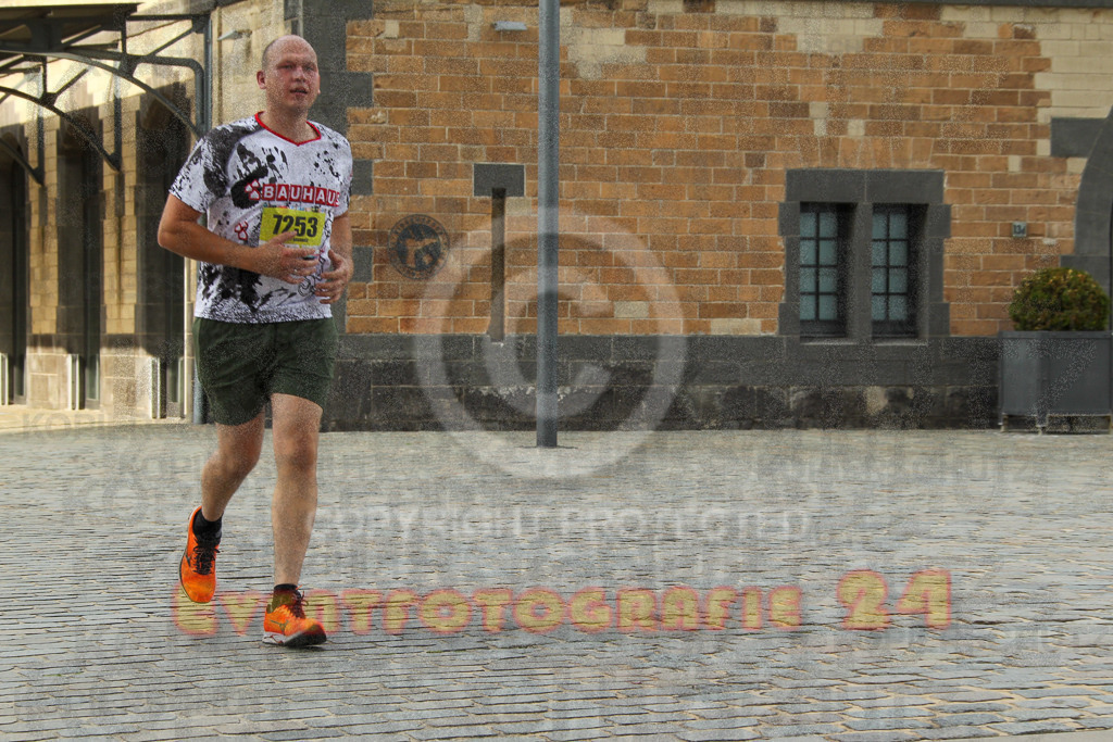 250920_1526_EV4_8805 | Sportfotografie im Rhein-Sieg Kreis, Köln, Bonn, NRW, Rheinland Pfalz, Hessen, etc. Unser Tätigkeitsfeld umfasst den Laufsport vom Volkslauf über den Marathon, Duathlon, Triathon bis zum Ultralauf wie Kölnpfad Ultra oder Schindertrail.
