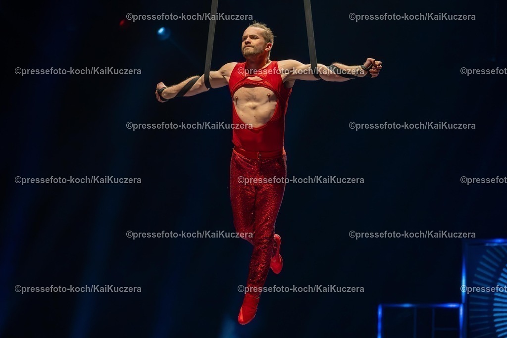 xKKU25042501095 | 25.04.2025, xkkux, Düsseldorf, HOLIDAY ON ICE - Horizons in der Mitsubishi Electric HALLE. 