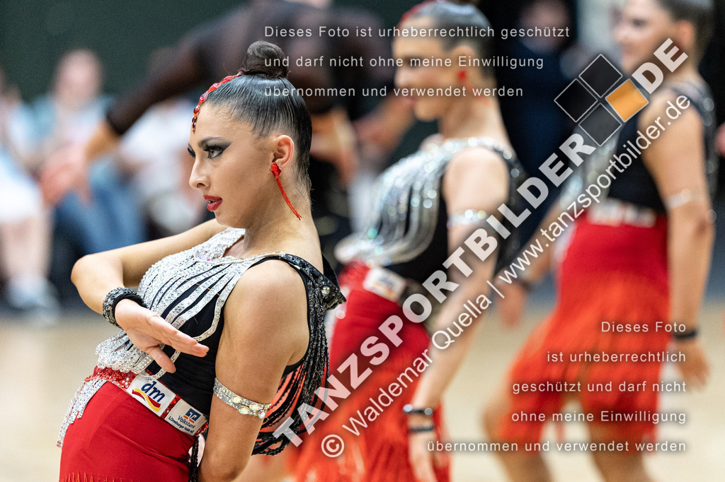 20240406-13032 | Hier finden Sie Tanz Bilder vom Latein und Standard Formationen tanzen. Sportbilder vom Tanzsport. Schöne Fotos und von Weltmeisterschaft, Europameisterschaft, Bundesliga, Regionalliga, Oberliga und Landesliga sowie von GOC Stuttgart, DanceComp, WM Bremen