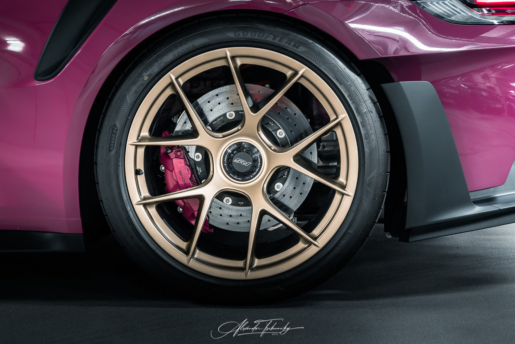 911 GT3 RS Sternrubin Neo | Entdecken Sie die faszinierende Welt von Alexander Tschuncky Arts: Kreative Fotografie, atemberaubende Automobilkunst und hochwertiger Bilderdruck. Lassen Sie sich inspirieren! - Realisiert mit Pictrs.com