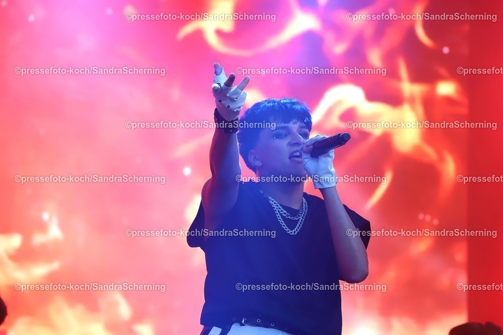 xSSC04072501016 | 04.07.2025, xsscx, Köln, Heumarkt, Cologne Pride: Kai Iden gibt ein Konzert im Rahmen des Cologne Pride 2025