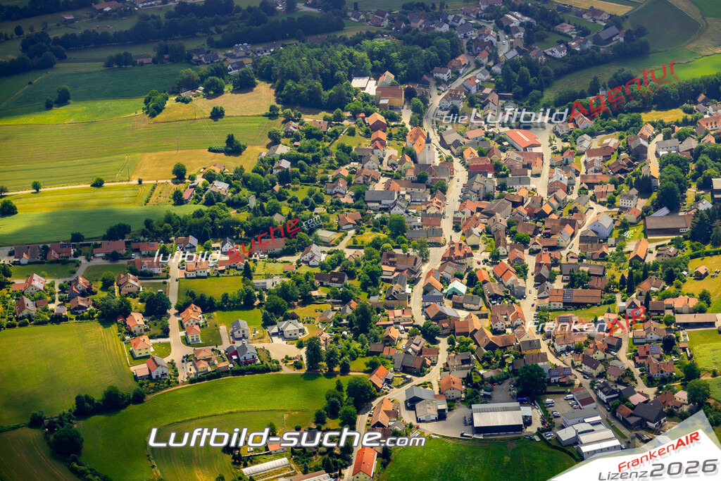 Das Luftbild zeigt :  Tiefenbach - Die Luftaufnahme wurde 2023 vom UL-Flugzeug aus erstellt ( keine Drohne ) - Hochauflösende Luftaufnahme - Für grossformatige Ausdrucke geeignet. Die Geschenkidee !Mit Lizenz und Bildrechte bestellbar