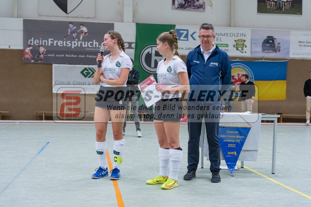 HK_20230226_105330 | Deutsche Meisterschaft WU16 Finale / Ehrungen Harvestehuder THC - 1. Hanauer THC am 26.2.2023 DSC 99, Düsseldorf ,