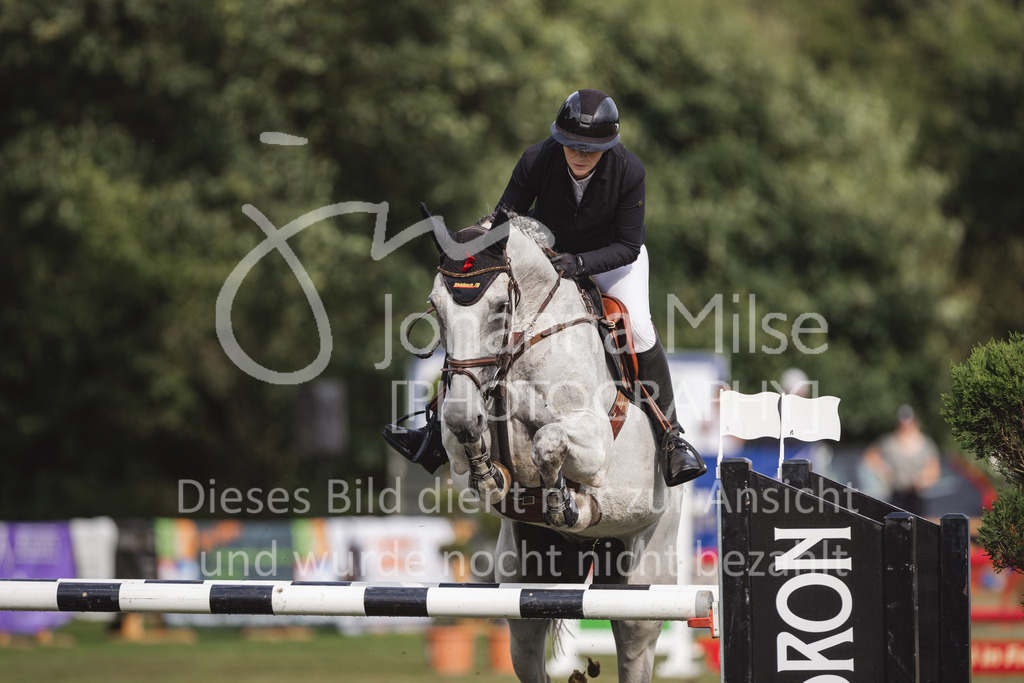 230715_LC_M2-SprmstAnf-740 | Deine schönsten Turniermomente als professionelle Fotos! Entdecke hochwertige Pferdesport-Fotografie im Online-Shop. Jetzt Fotos finden & bestellen!