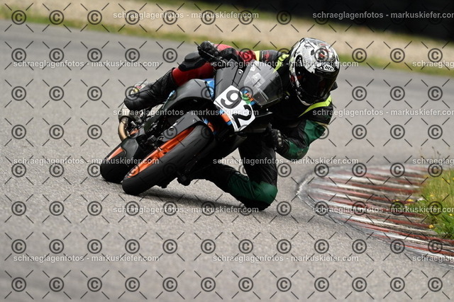 25bt02-1225 | markuskiefer.com - Realisiert mit Pictrs.com