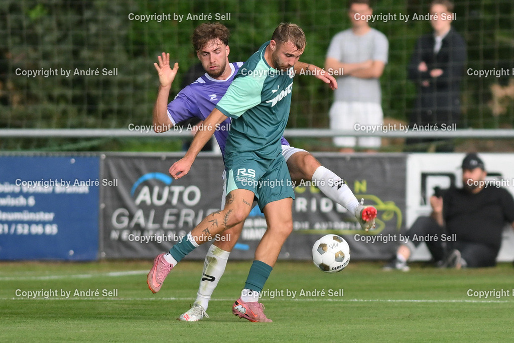 PSV Neumünster vs VfR Neumünster | Ben Luca Nohns (PSV #9) vs Jan Lippegaus (VfR #3) / Fußball-Oberliga Männer 2026/2027 / PSV Neumünster vs VfR Neumünster / PSV Stadion Platz A / Neumünster / 31.07.26 - Realisiert mit Pictrs.com