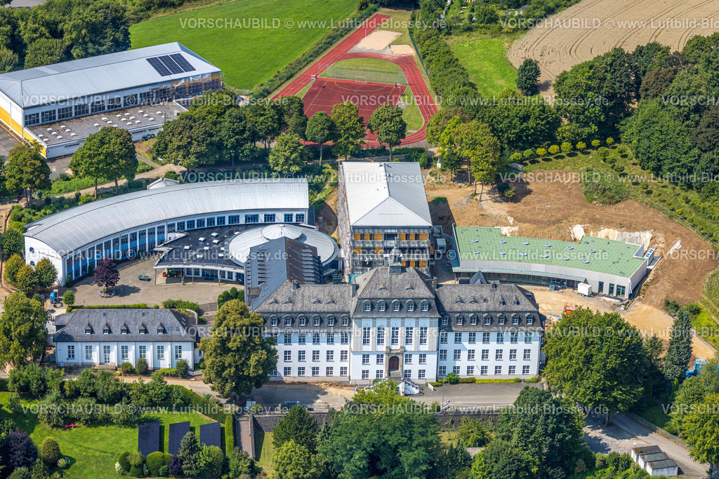 Attendorn250807966 | Luftbild, St.-Ursula-Realschule und Gymnasium, Baustelle und Sanierungsmaßnahmen, Attendorn, Sauerland, Nordrhein-Westfalen, Deutschland